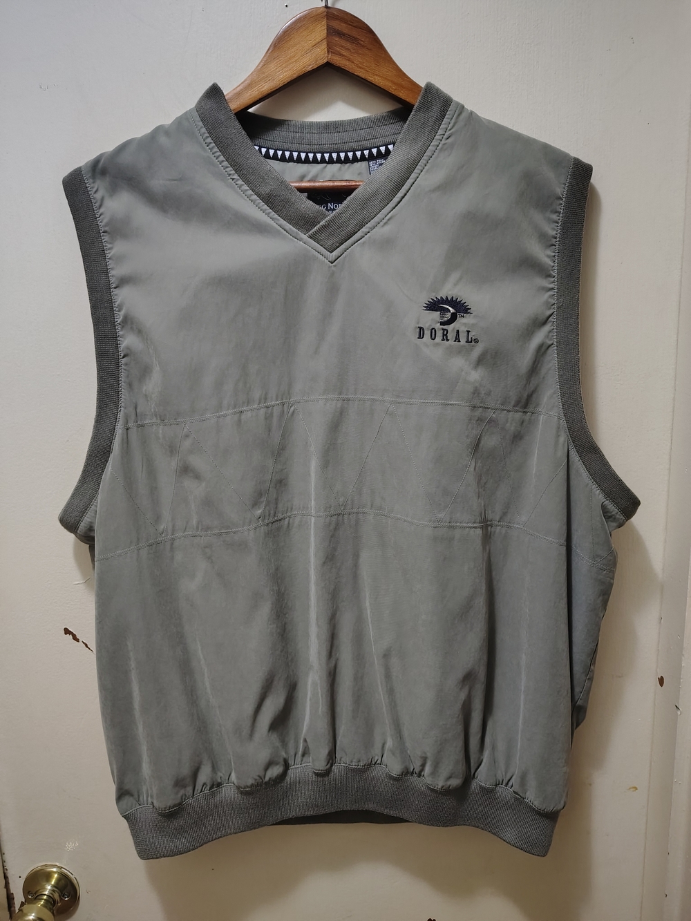 Greg Norman Doral Golf Wind Vest Men's L Gray Embroidered